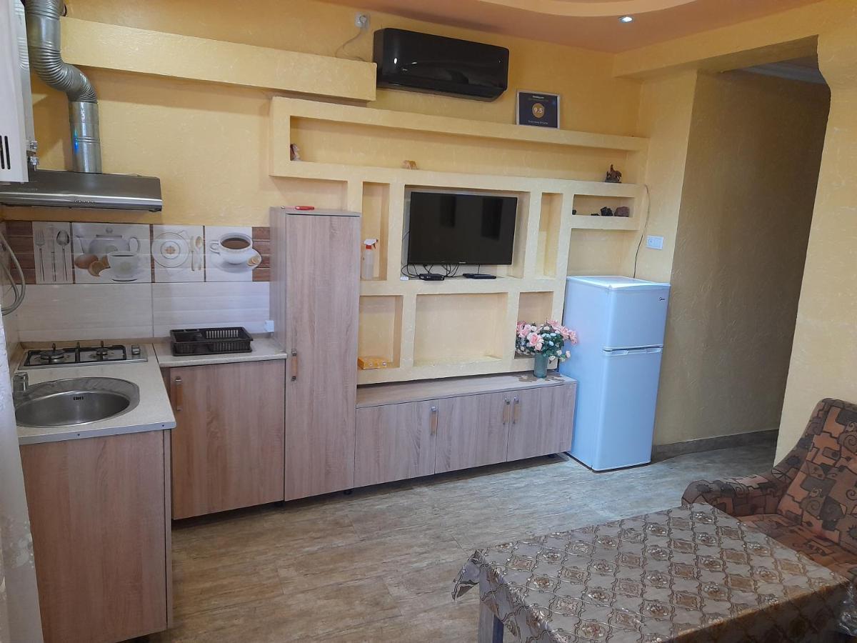 Guest House In Center Yerevan Ngoại thất bức ảnh