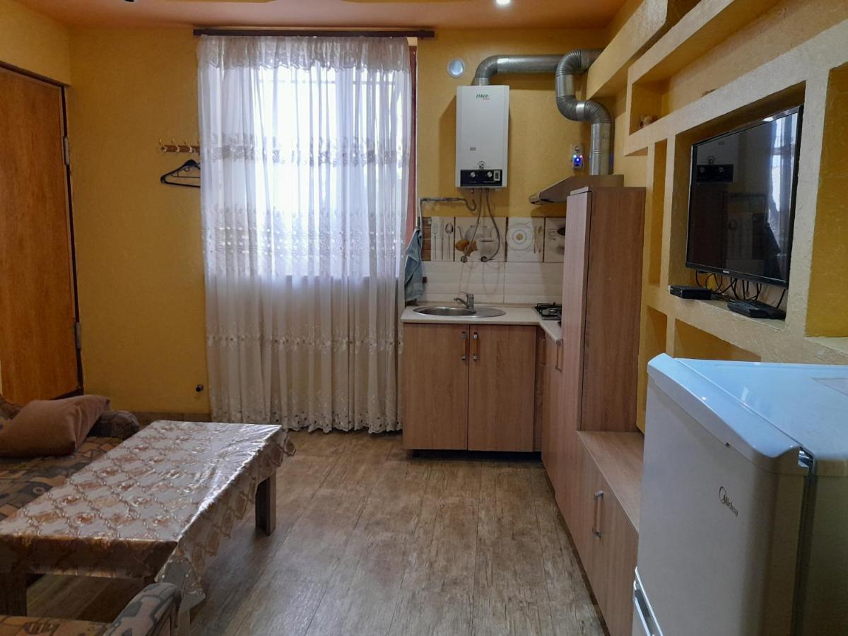 Guest House In Center Yerevan Ngoại thất bức ảnh