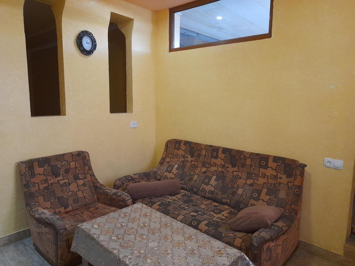 Guest House In Center Yerevan Ngoại thất bức ảnh