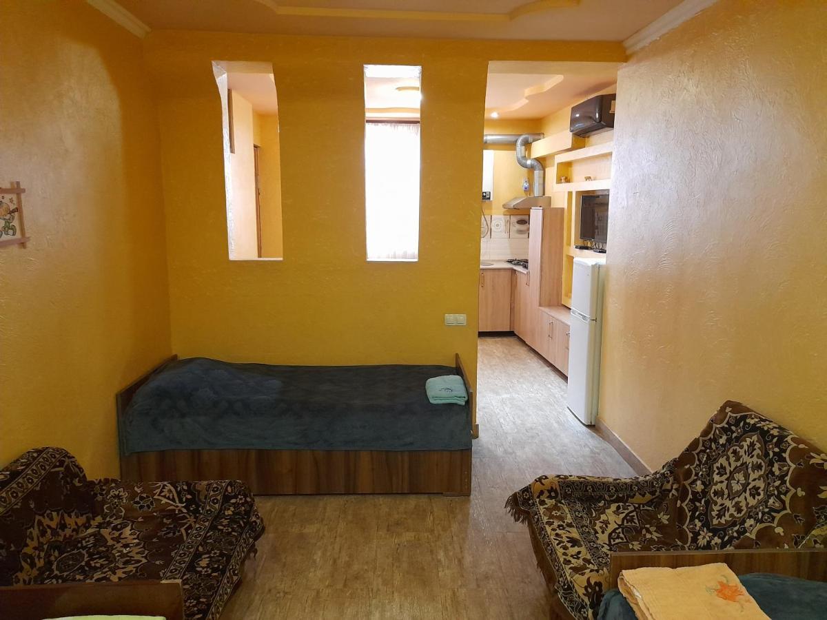 Guest House In Center Yerevan Ngoại thất bức ảnh